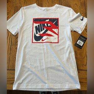 Boys Nike White T-Shirt sz L
